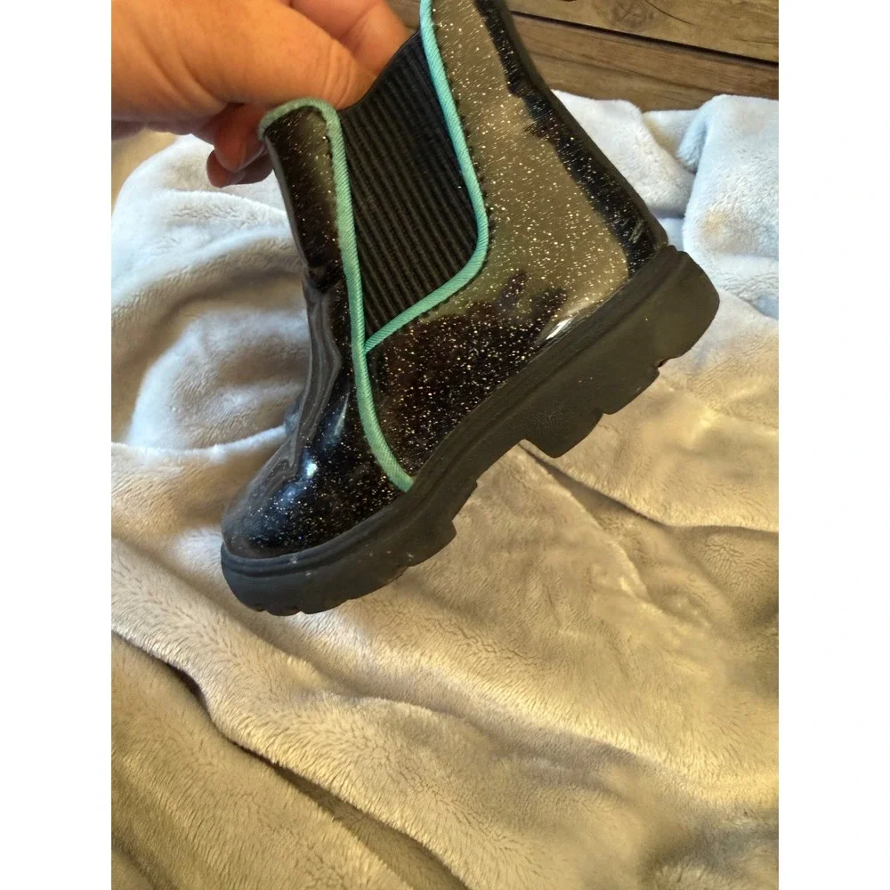 Native black glitter rain boots teal trim youth